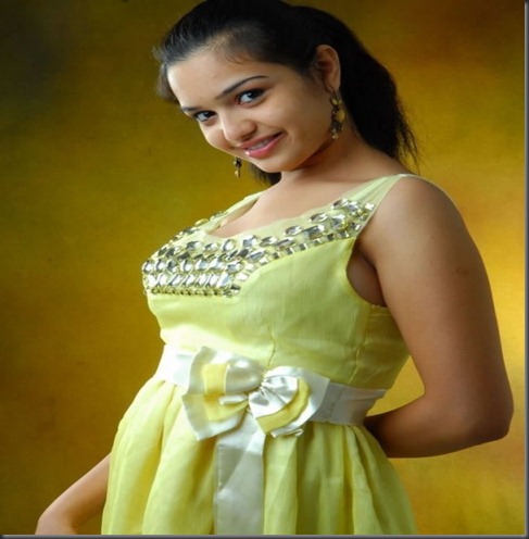 telugu-actress-yamini-latest-photo_hot