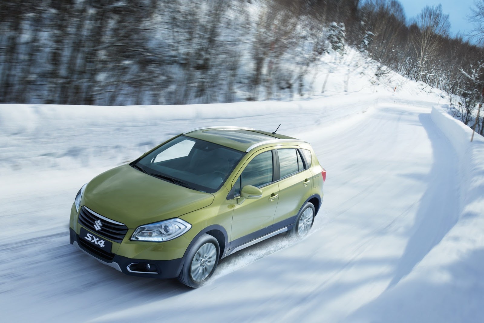 2014-Suzuki-SX4-33%5B2%5D.jpg