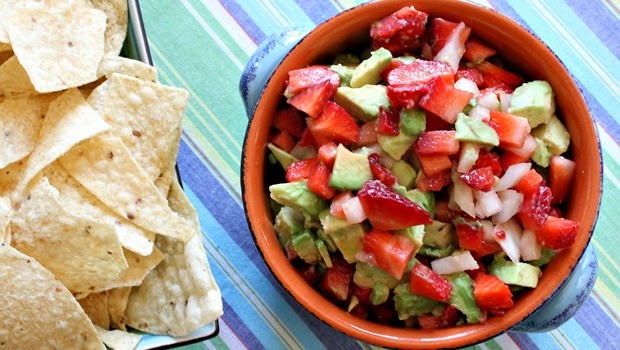 [strawberry-avocado-salsa_lori-lange%255B2%255D.jpg]