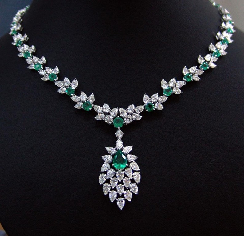 [Diamond_Necklace%255B3%255D.jpg]
