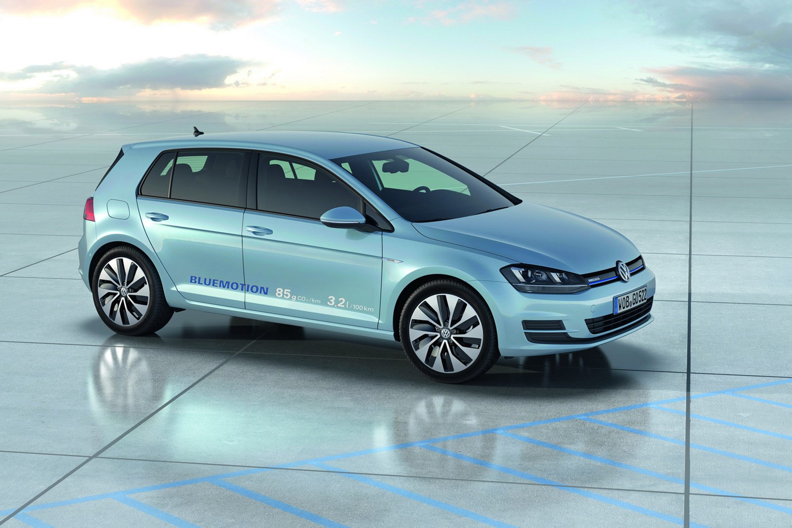 2013-VW-Golf-BlueMotion-2%25255B2%25255D.jpg