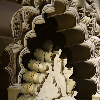 Arcs i més arcs / Multiple arches , Source: http://www.flickr.com/photos/7455207@N05/3200585867 3200585867.jpg
