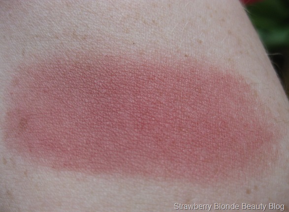 Liz_Earle_Powder_Blush_Peony_07_swatch (3)