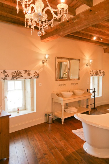 [mmlaveillela-vielle-abbaye-chambres-dhotes-normandie-suite-de-luxe_19_102444662%255B4%255D.jpg]