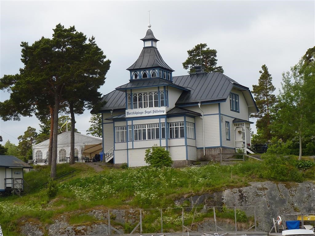 [P1030391-Medium3.jpg]