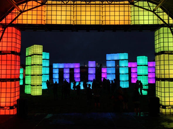 [size_590_Glastonbury85.jpg]