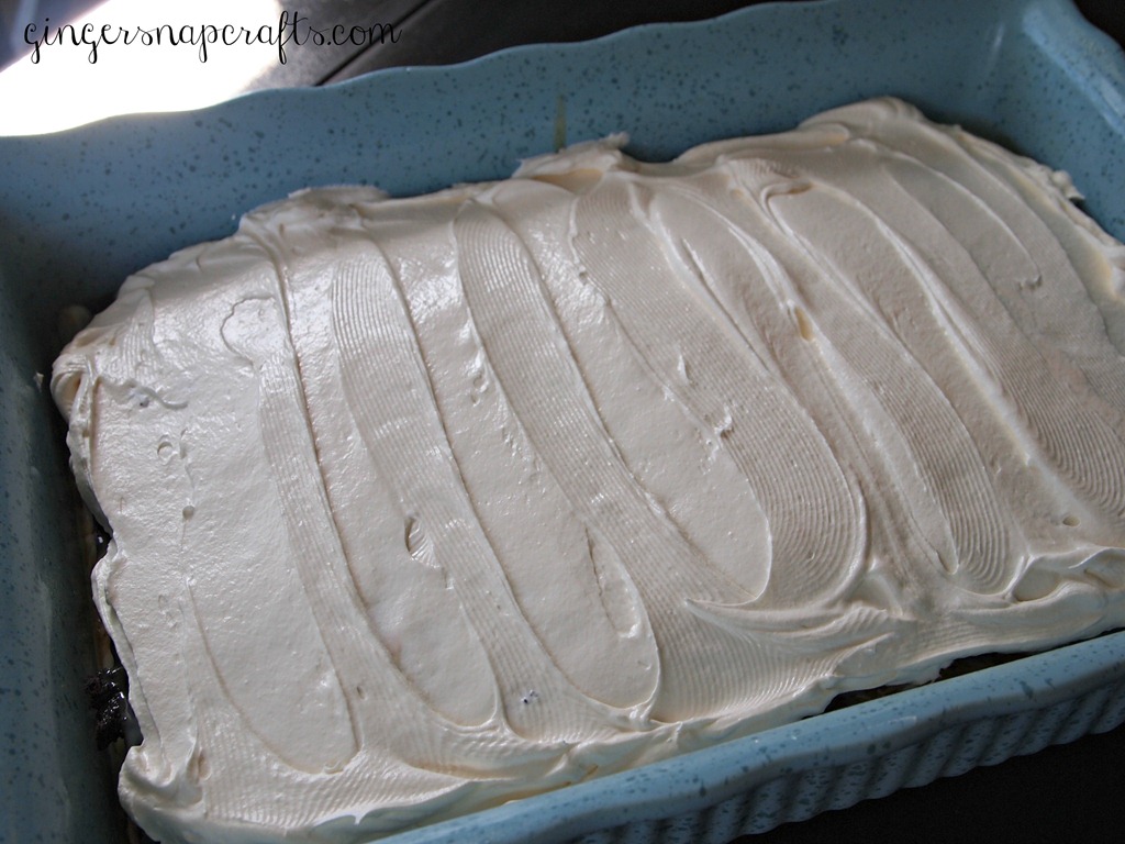 [cake%2520with%2520cool%2520whip%2520frosting%255B4%255D.jpg]
