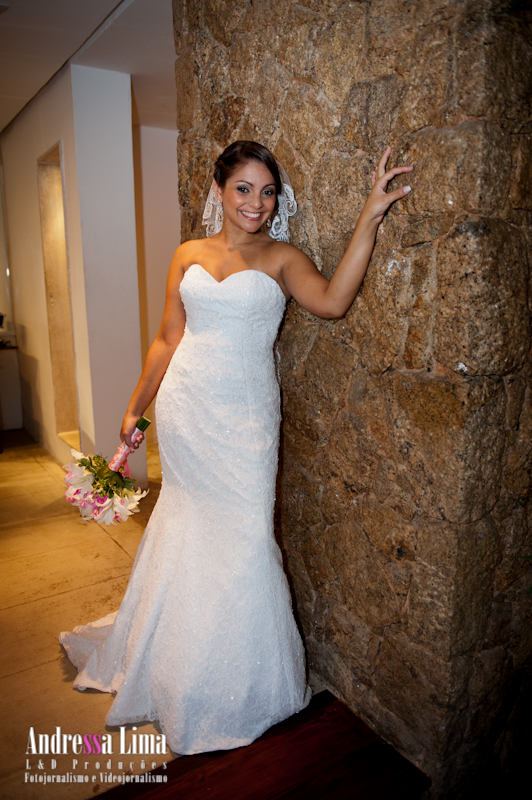 Fotos de Casamento Paula e Rodrigo. Foto numero 19 do estudio L&D Producoes, do Rio de Janeiro, RJ. Andressa Lima e equipe fazem fotos de casamento (fotografias de casamentos), fotos de making-of (making of de noiva), fotos de eventos sociais, fotos de casal (ensaios fotograficos de e-session), videos de casamento (filmagem de casamentos), videos de making-of e videos de eventos sociais. Fotojornalismo e videojornalismo no Rio de Janeiro, RJ. 03.04.2011 Garden Paty Rio de Janeiro Making Of Paula Rj fotos casamento rio janeiro fotografias casal rj foto eventos noiva ensaio fotografico book modelos decorações brasileiras