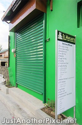 Gate, paint, sign - done! - JustAnotherPixel.net
