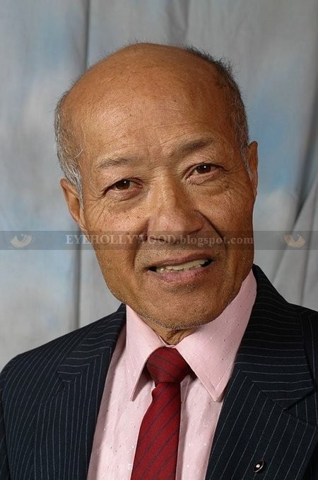 Aki Aleong 