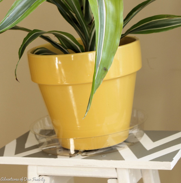 [plant%2520stand%2520chevron%2520diy%255B3%255D.jpg]
