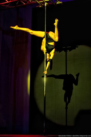 [russian-pole-dancing-competition-26%255B2%255D.jpg]