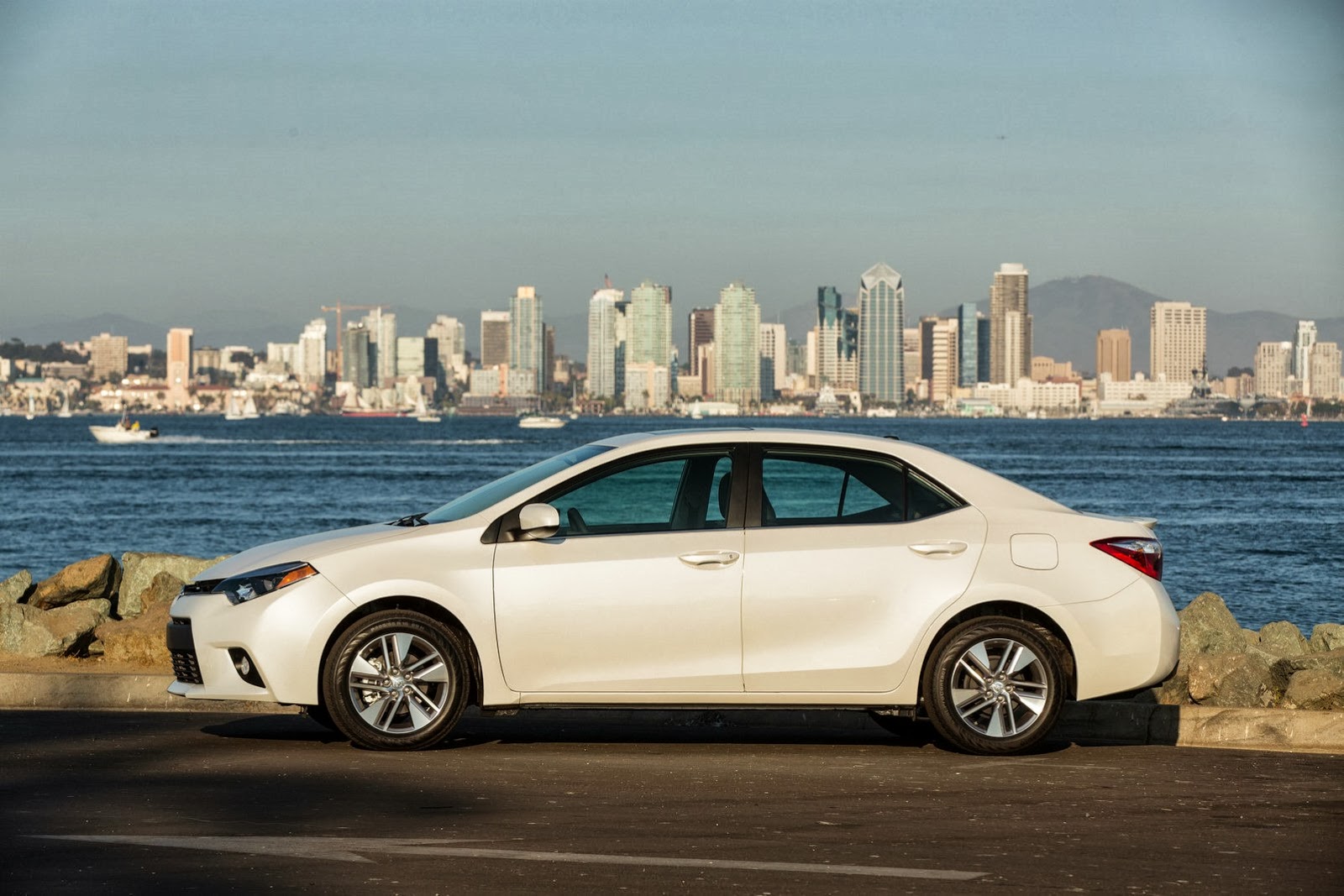 [2014-Toyota-Corolla-12%255B2%255D.jpg]