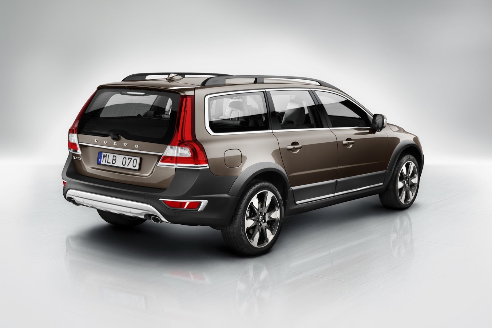 [2014-Volvo-S80-V70-XC70-14%255B2%255D.jpg]