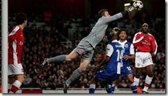 Manuel Almunia deja el Arsenal
