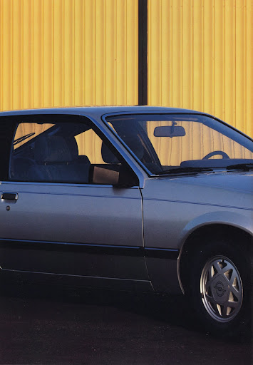 Opel_Monza_1984 (4).jpg