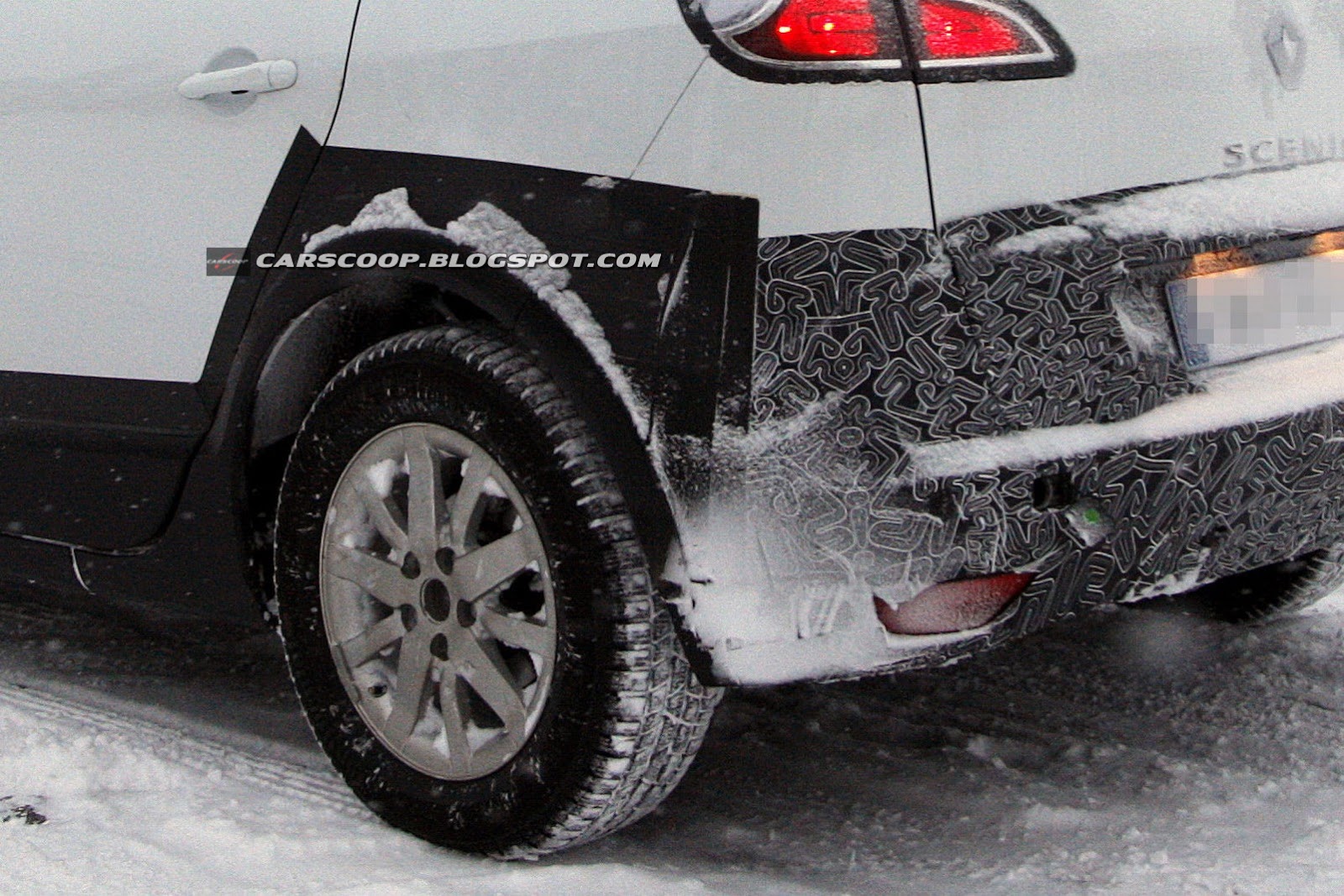[2013-Renault-Scenic-Conquest-8%255B3%255D.jpg]