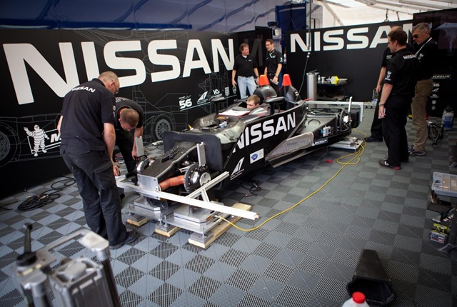 [nissan-deltawing-repaired-in-less-than-24-hours-video_3%255B2%255D.jpg]