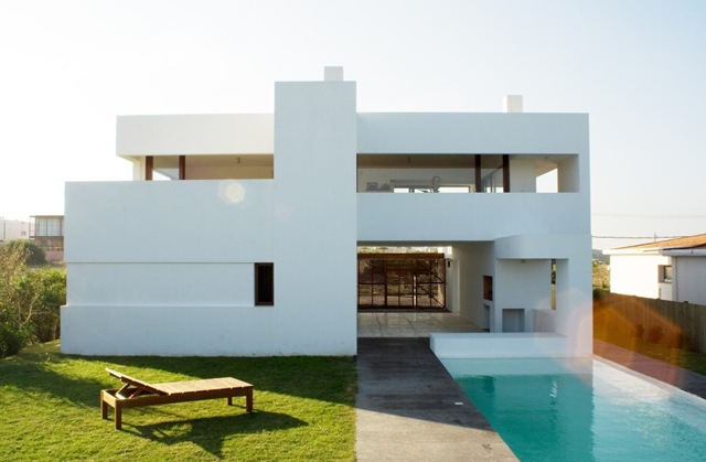 [arquitectura-minimalista-casa-alegria-estudio-volpe-sardin%255B4%255D.jpg]