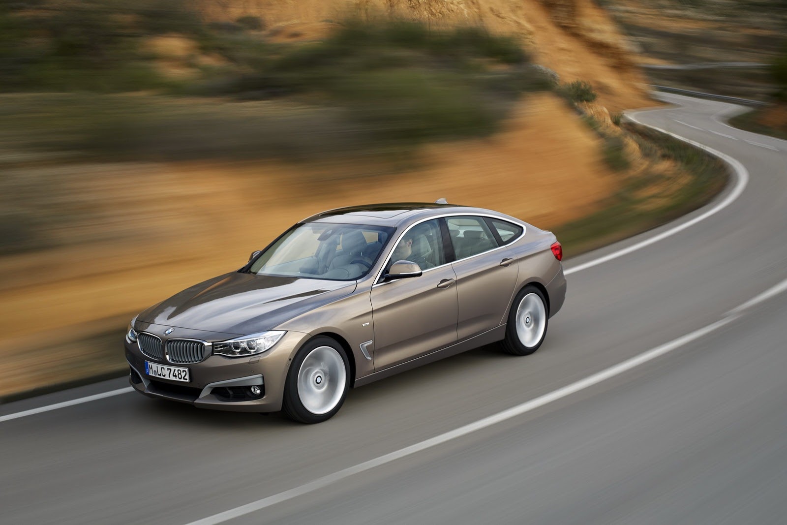 BMW-3-GT-CarScooP2[2].jpg