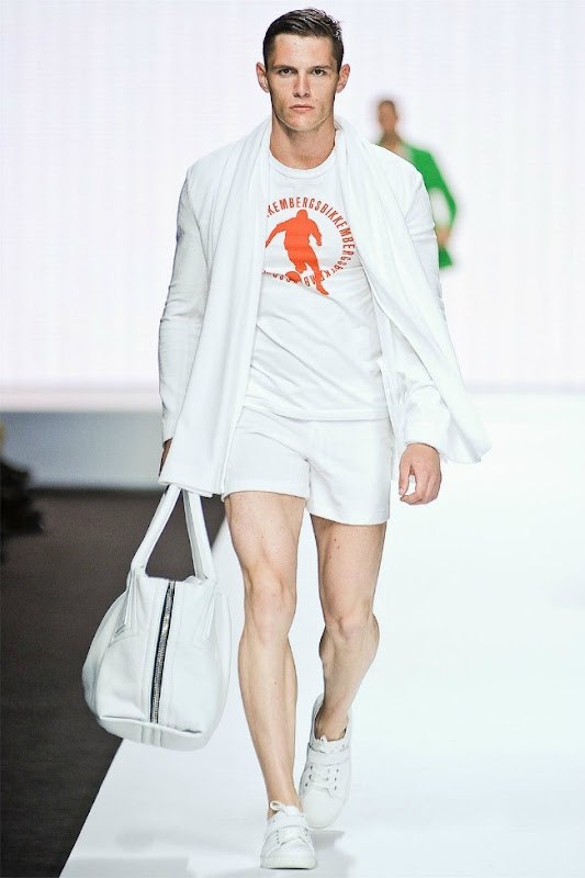 Milan Fashion Week Primavera 2012 - Dirk Bikkembergs (20)
