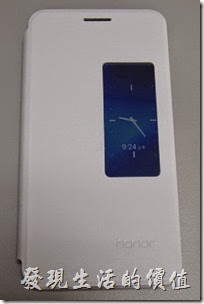 華為榮耀Honor6智慧型手機保護套可以顯示時間。