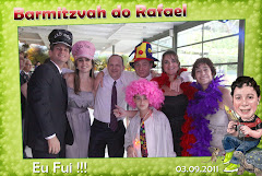 Fotos do evento Rafael - 03.09.11. Foto numero 018 da Social Click Fotografia Digital, do Rio de Janeiro, RJ, que faz fotos divertidas, fotos malucas, fotos com fantasias, fotos na hora, fotografia maluca, fotografia divertida com molduras personalizadas. fotos divertidas malucas foto maluca animadas animado rj rio de janeiro divertida fantasia animada aniversario 15 anos fotografos casamento fotografia noivos fotografias digital