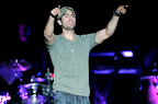 Participación del cantante Enrique Iglesias en el concierto "Un canto de esperanza por Haití" en Santo Domingo (R. Dominicana)