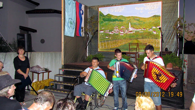 2012-09-Harmonikaski-vecer-Osek-10.JPG