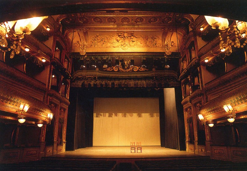 [Teatro-da-Trindade.25.jpg]