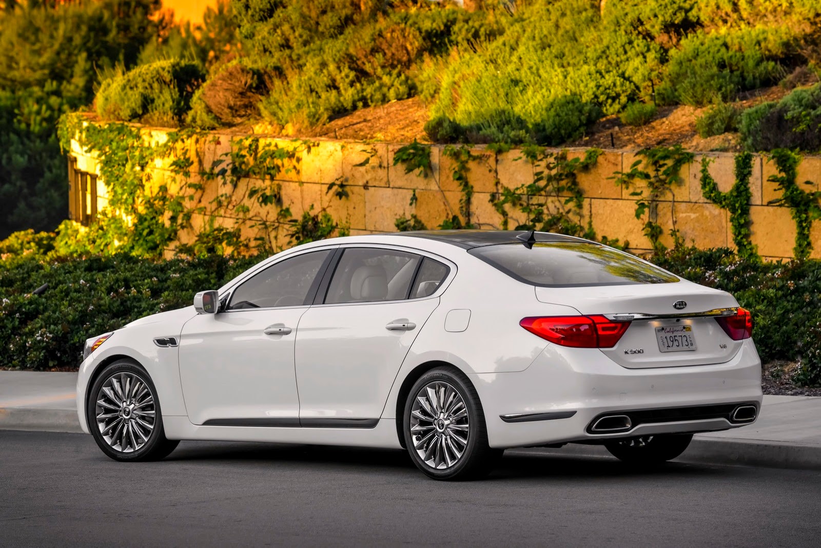 [Kia-K900-13%255B2%255D.jpg]