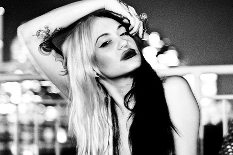 [porcelainblack%255B3%255D.jpg]