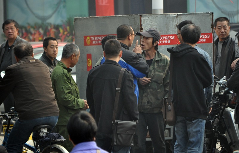 [street%2520fight002%255B5%255D.jpg]