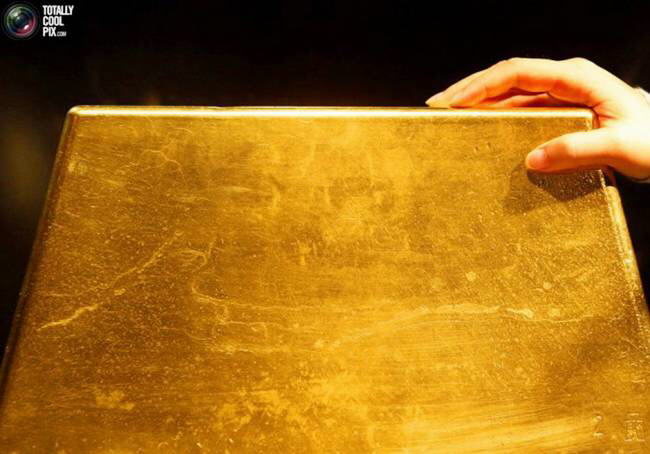Gold, most beautiful metal in various shapes