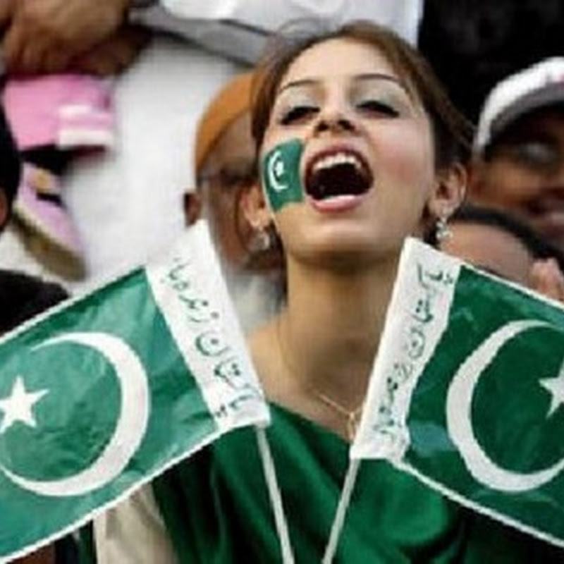 Emotional seen in match with Pakistani Flag