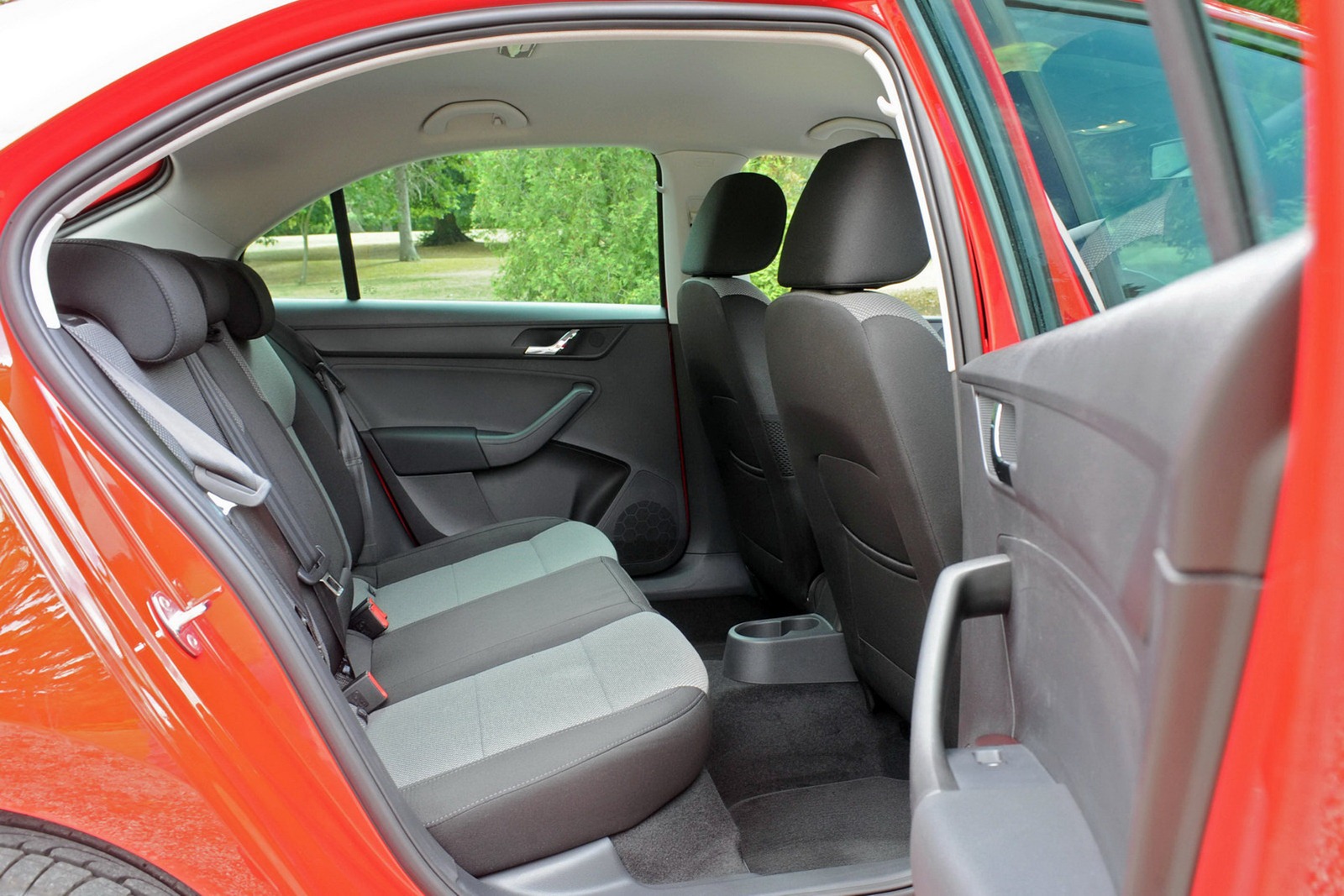 [2013-Skoda-Rapid-97%255B2%255D.jpg]