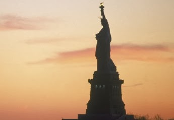 [n-STATUE-OF-LIBERTY-large570%255B4%255D.jpg]