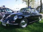 am Rand geparkt