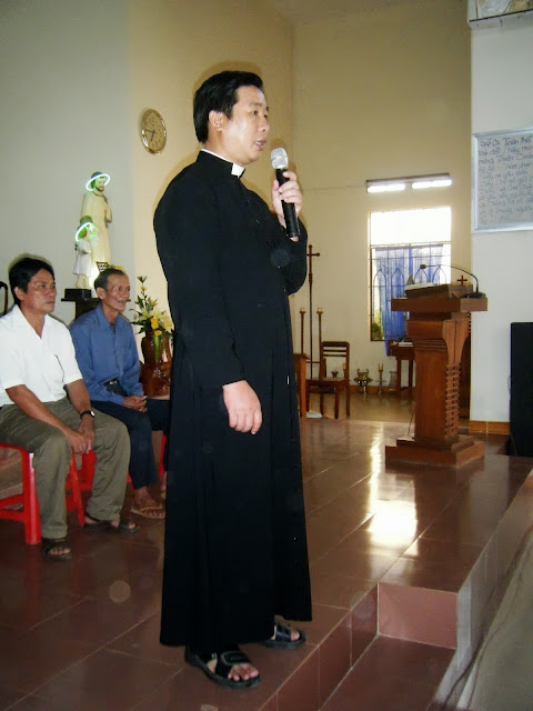 Cha Sở tuyên bố khai mạc NK giáo lý 2013-2014