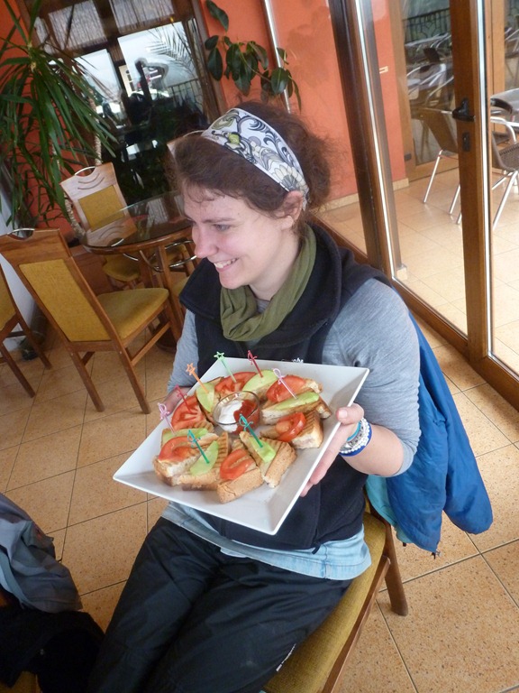 [Bulgaria-Laura-and-her-small-sandwic%255B2%255D.jpg]
