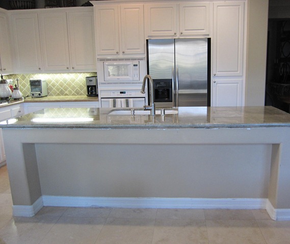 [kitchenisland12240072.jpg]