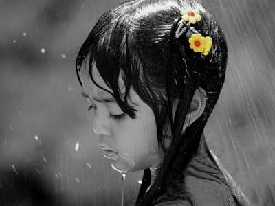 [girl_in_the_rain%255B2%255D.jpg]