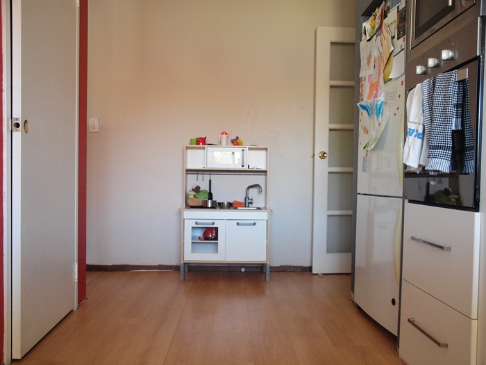 toy kitchen