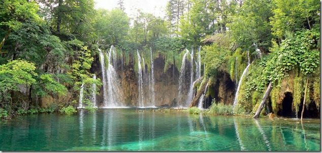 amazing-waterfalls-of-plitvice-lakes-in-croatia-9