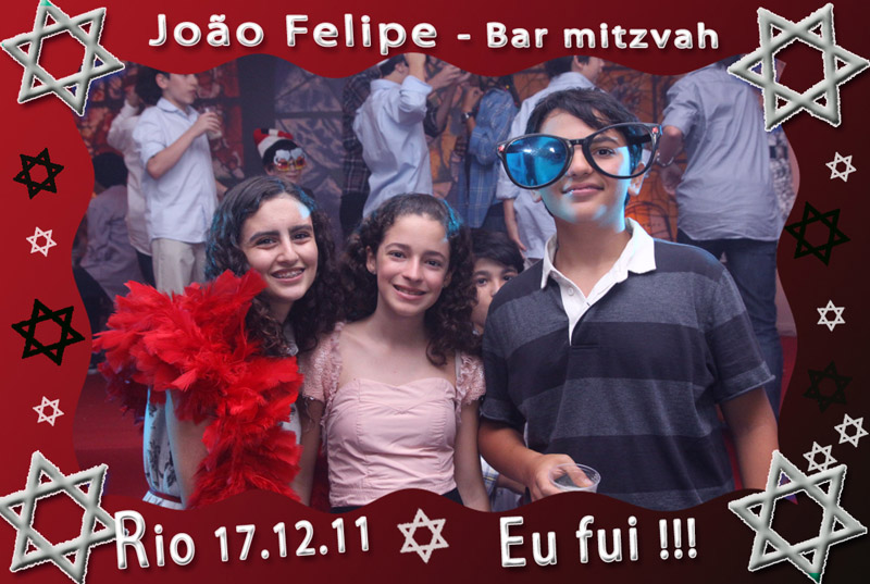 Fotos de João Felipe - 17.12.11. Foto numero 19 da Social Click Fotografia Digital, do Rio de Janeiro, RJ, que faz fotos divertidas, fotos malucas, fotos com fantasias, fotos na hora, fotografia maluca, fotografia divertida com molduras personalizadas. foto digital rosana dana brinde camarim movel social click expressa v&v miguel album de assinatura ao vivo fotos divertidas malucas maluca animadas animado em festas casamentos debutantes 15 anos www com br