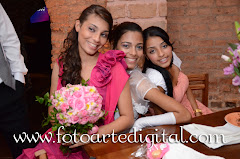 Fotos do evento Greicielen e Vinicius. Foto numero 2669 do estudio Foto Arte Digital, de Itaborai, RJ, que faz fotografia de casamentos (fotos de casamento), fotos de aniversario (fotografia de aniversario), fotos de 15 anos, fotos de criancas (fotografia infantil), fotos de eventos sociais, videos de casamento, videos de 15 anos, videos de making-of, videos de aniversario, video infantil (video de criancas) e videos de eventos sociais. Fotojornalismo e videojornalismo em Itaborai, RJ.