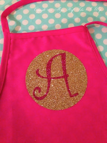 Personalized Monogrammed Apron with Cricut.jpg Personalized Monogrammed Apron with Cricut