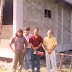 Foto tirada no CAMPUS da UFPA, em 1992, ao lado do laboratório de Pesquisa da Física. Da esquerda para para a direita: Ely Roberto C. Maués, Antonio Maia de Jesus Chaves Neto, Luiz Carlos Lobato Botelho e Bassalo.