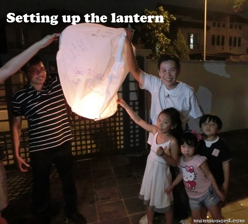 [Setting%2520up%2520the%2520lantern%255B4%255D.jpg]