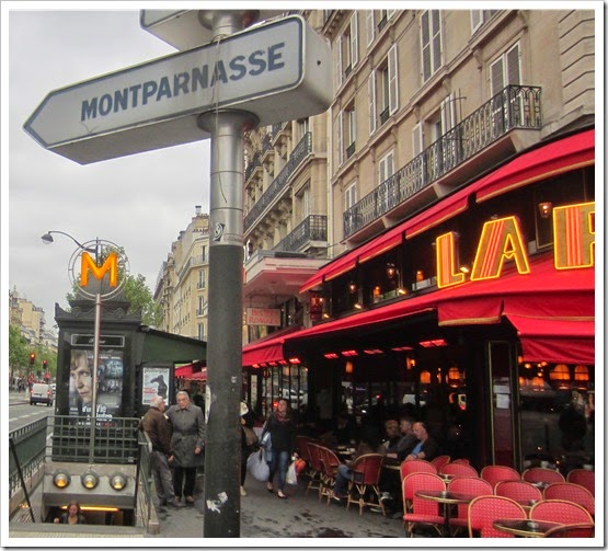 Boulevard du Montparnasse - Metro Vavin Boulevard du Montparnasse - Metro Vavin